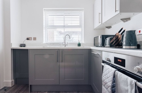 Bournemouth Apartment | Central 2 double bedroom flat with parking