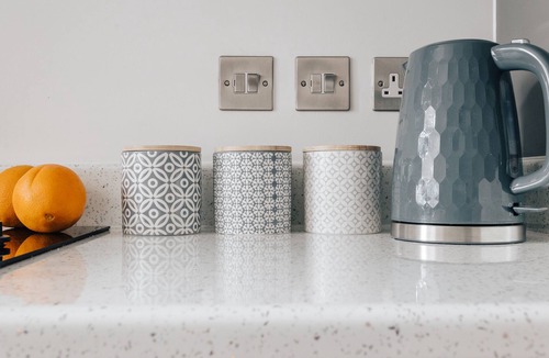 Bournemouth Apartment | Central 2 double bedroom flat with parking