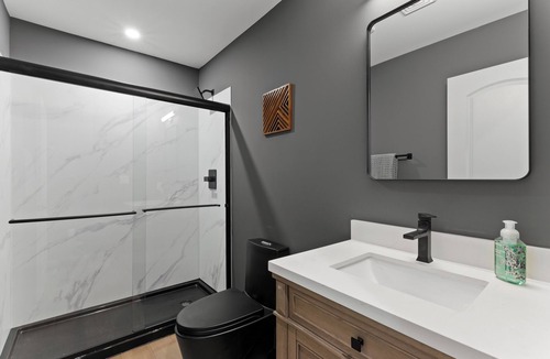 Festus Apartment | Central 2BD Apartment
