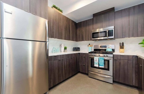Little Tokyo Apartment | Central 2BR Getaway Balcony & Rooftop Pool Access