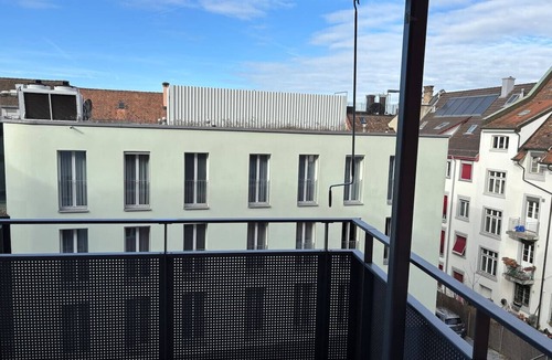 District 6 Apartment | Central 2BR with Superbe Transit Access - Tilia 21