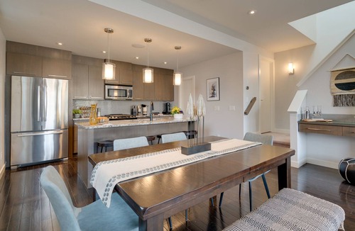 Marda Loop House | Central 3 bdrm Home in Trendy Marda Loop