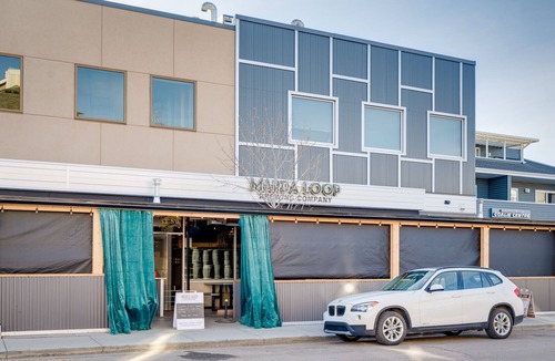 Marda Loop House | Central 3 bdrm Home in Trendy Marda Loop