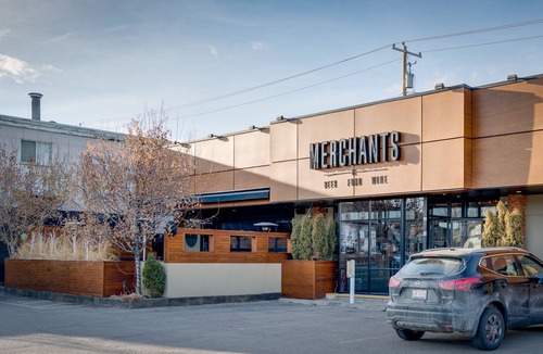 Marda Loop House | Central 3 bdrm Home in Trendy Marda Loop