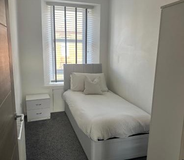 Arbroath Apartment | Central 3-Bed Seaside Apartment - Sleeps 5