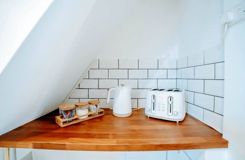 Harrogate House | Central 3 Bedroom House WIFI & Parking