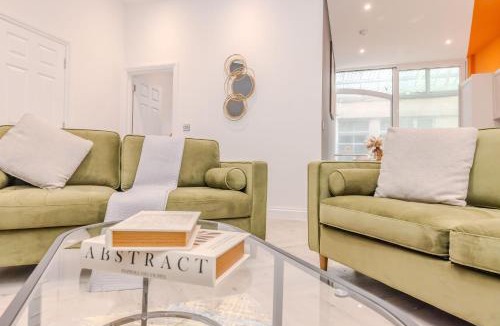 Montpelier Apartment | Central 3 Bedroom Flat by Brighton Beach and Lanes