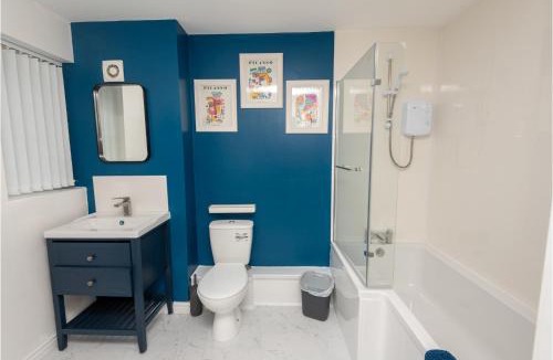 Vauxhall Apartment | Central 3 Bedroom Flat w Parking