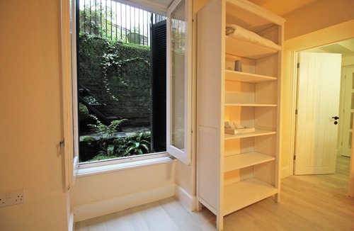 Ely House | Central 3 BR Home with Private Courtyard