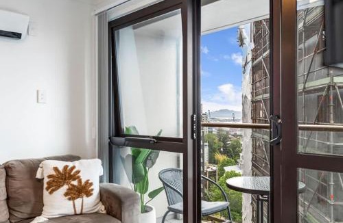 Grafton Apartment | Central 3BR Full Kitchen & Amenities Zodiak Stays