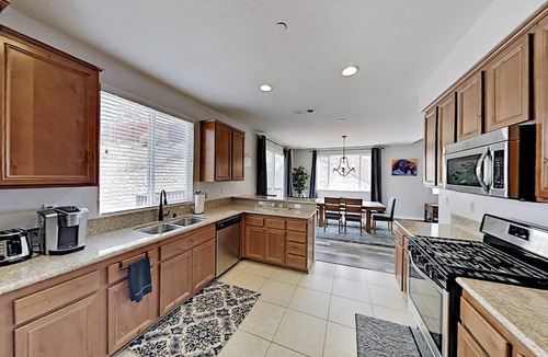 Big Bear House | Central AC! Modern Mountain Getaway in Big Bear: Hot tub, Games, Firepit, BBQ