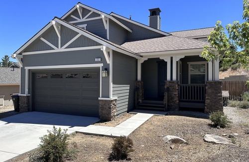Big Bear House | Central AC! Modern Mountain Getaway in Big Bear: Hot tub, Games, Firepit, BBQ