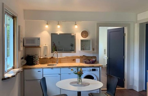 Lynchburg House | Central *ADA* Unit | King Bed | Walk to LU & Shops