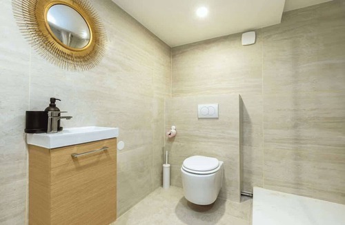 Quartier de la Plaine-de-Monceaux Apartment | Central, air-conditioned and designer