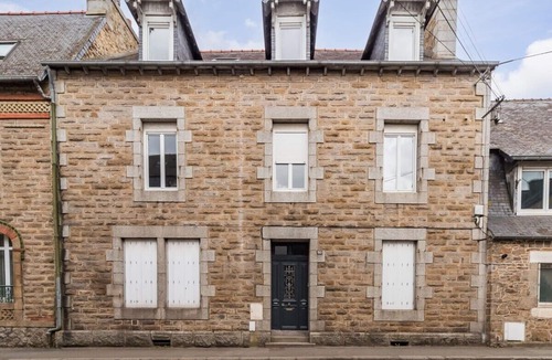 Guingamp Apartment | Central and charming studio, Guingamp center