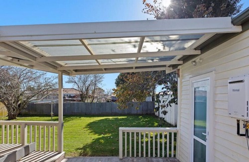 Waiotahi House | Central and cosy one bedroom unit.