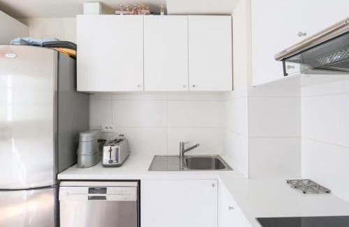 Saint-Vincent-de-Paul Apartment | Central and Parisian style - 3 bedrooms