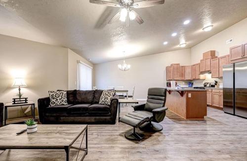 Hermiston House | Central and Quiet, Garage, Fenced Yard #776B