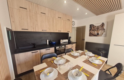 Venosc Apartment | Central Apartment with Balcony