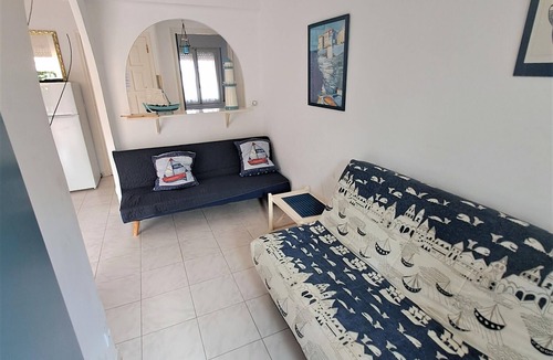 Empuriabrava Apartment | Central Apartment in Empuriabrava - 600m from the Beach, A/C, Balcony, Family-Friendly