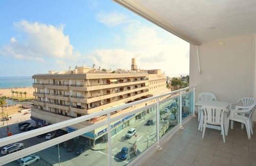 Comarruga Apartment | Central apartment on the seafront