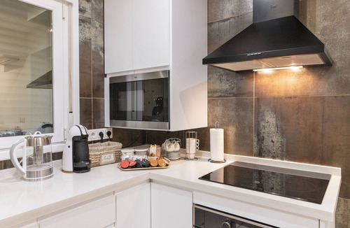 Central District Condo | Central apartment in a quiet area, free parking, wifi, 10minute from cathedral