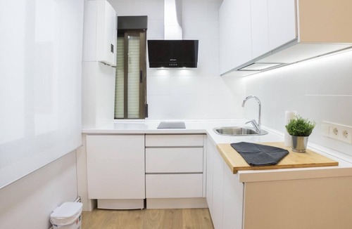 Logrono City Centre Apartment | Central Apartment in Logroño – Spacious, Renovated, and Comfortable for Up to 6 Guests