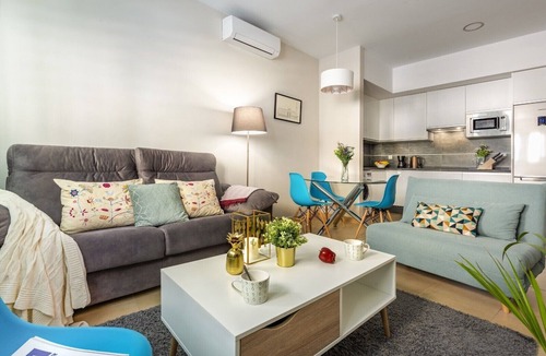 Santa Catalina House | Central Apartment in Seville with Wi-Fi, Air Conditioning, and Optional Parking