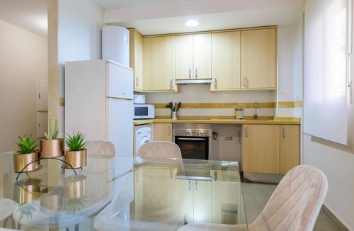El Pilar Apartment | Central apartment, sophisticated decor, 3 bedrooms in Valencia