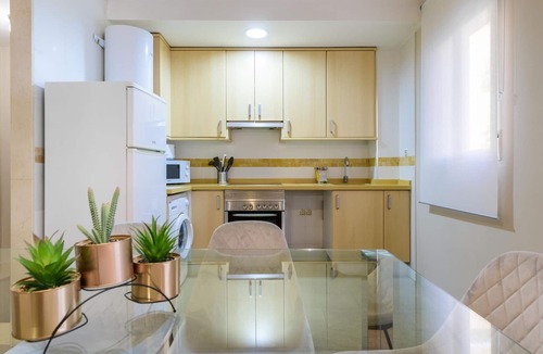 El Pilar Apartment | Central apartment, sophisticated decor, 3 bedrooms in Valencia