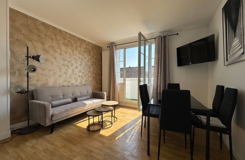 Vaugueux Apartment | Central apartment with balcony - castle view