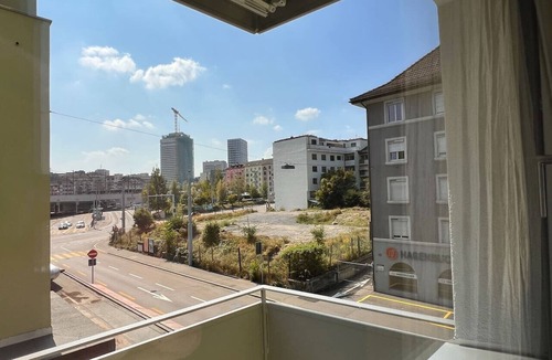 Oerlikon Apartment | Central Apartment with luxury style & Netflix!