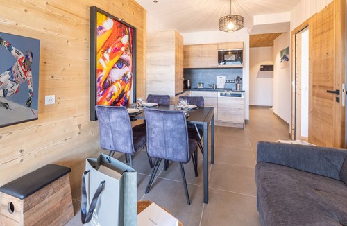 Jeux Apartment | Central apartment with south terrace and parking