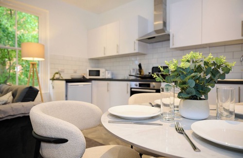 Bedford Apartment | Central Apartments to Bedford High Street & T…