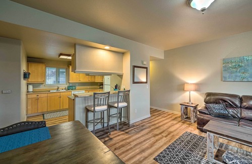 Anacortes Apartment | Central Apt: Private Fireplace & Patio Access