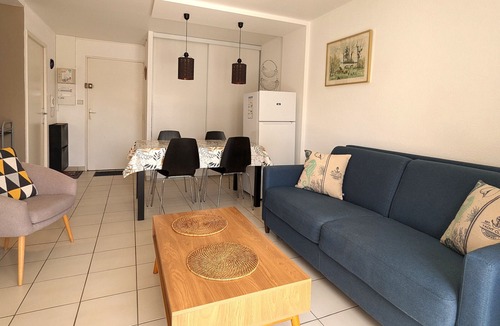 Arcachon Apartment | Central Arcachon - Beautiful 1BR with Loggia and Secured Parking