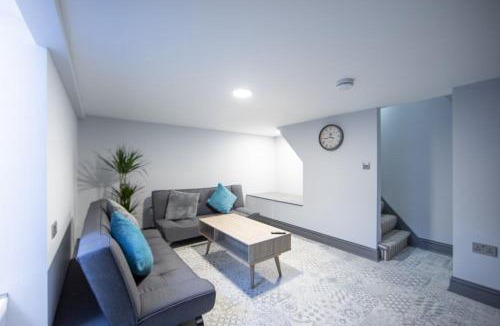 Ashford House | Central Ashford Stay for All