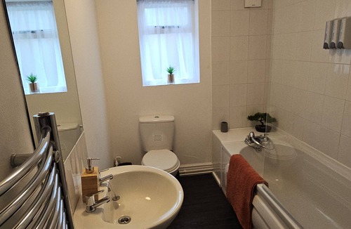 Atherstone Apartment | Central Atherstone, Modern Apartment