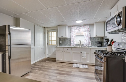 Auburn Apartment | Central Auburn Apartment w/Porch: Pets Welcome!