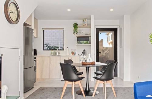 Mount Albert House | Central Auckland Townhouse