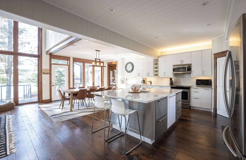 Bala House | Central Bala Retreat! Sleeps 10