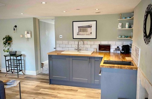 Bath City Centre Apartment | Central Bath - Gorgeous Loft Apartment (TLA)