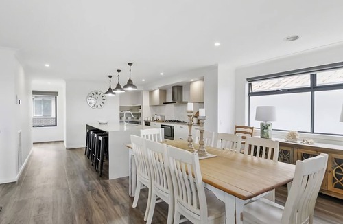 Torquay House | Central Beach House 52a