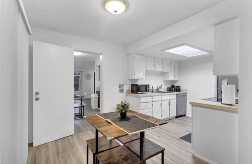 Lake Hills House | Central Bellevue House