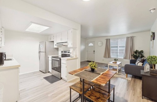 Lake Hills House | Central Bellevue House