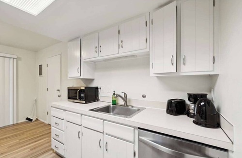 Lake Hills House | Central Bellevue House