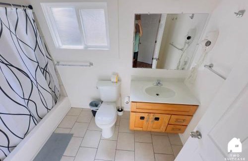 Poets Corner Apartment | Central Berkeley Garden Oasis