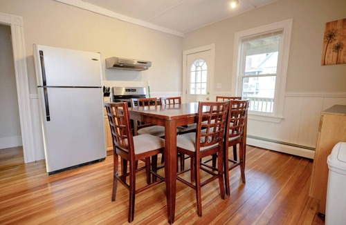 Beverly Apartment | Central Beverly! 5 min to Salem!