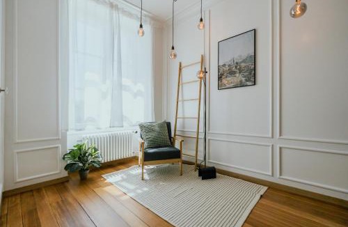 Balliz Apartment | Central Boutique Apartment - Garden with Riveraccess