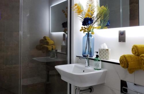 Bootham Apartment | Central Boutique Studio (With Parking)